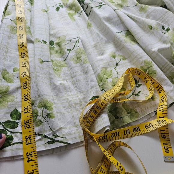 White & Green 1950's Theme Fit and Flair Dress With Ruffled Purple Outline - Picture 7 of 9